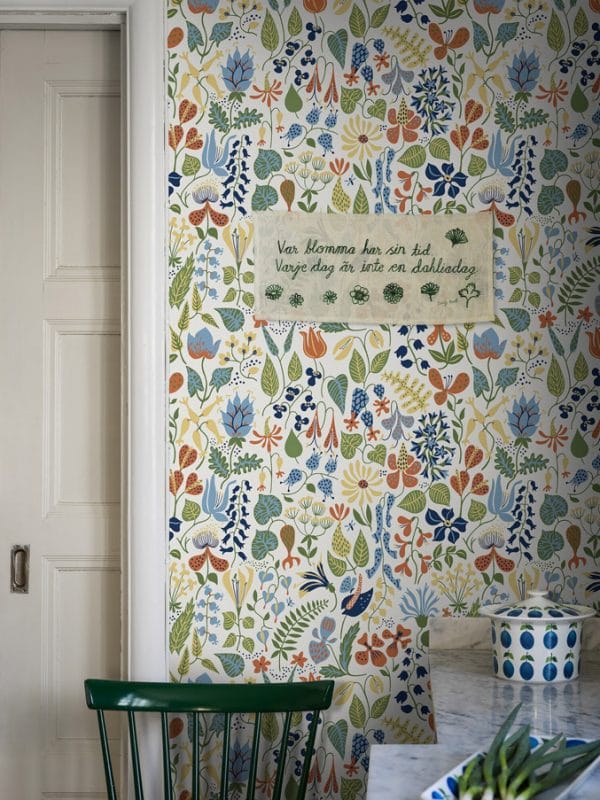 Papel pintado floral estampado color multicolor Stig Lindberg Herbarium 1978 - Imagen 4