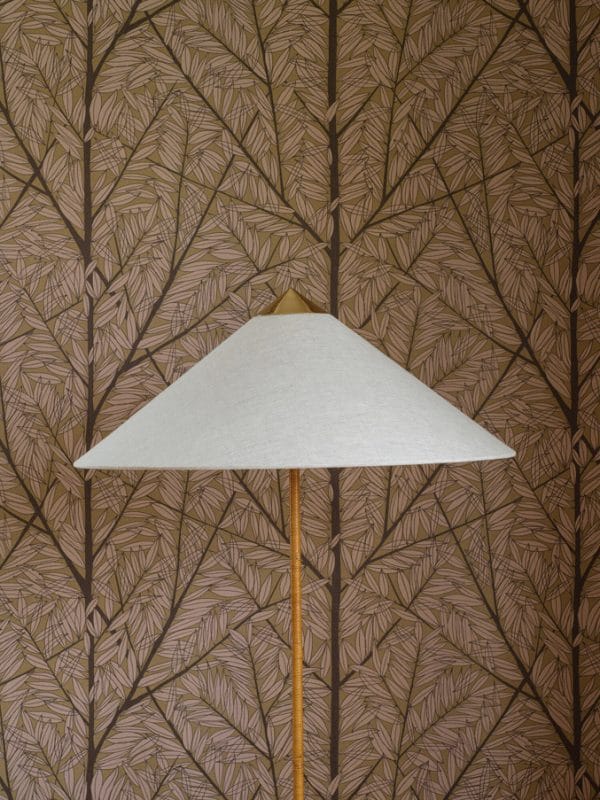 Mural de papel pintado estilo rameado de color marrón y rosa Viola Gråsten Korgpil 1958 - Imagen 3