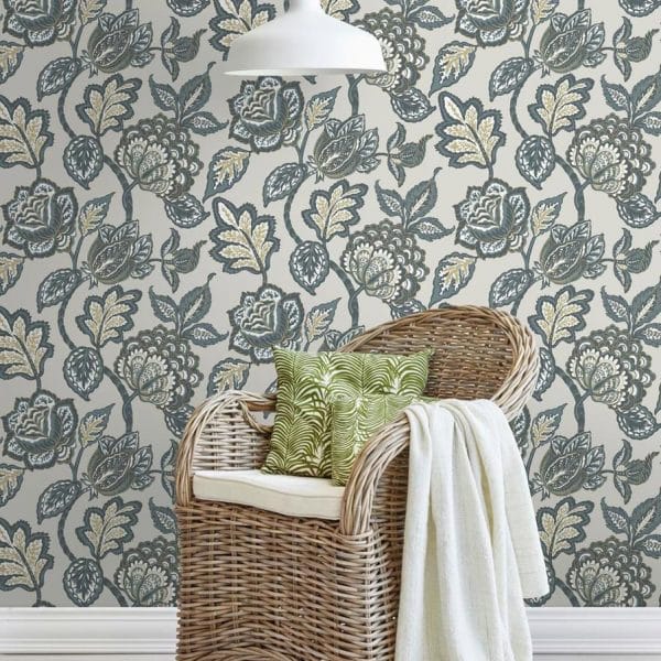 Papel pintado flores color azul sobre fondo gris Mid Summer Jacobean CY1537 - Imagen 3