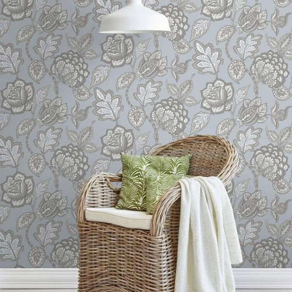 Papel pintado flores color gris sobre fondo azul claro Mid Summer Jacobean CY1540 - Imagen 3