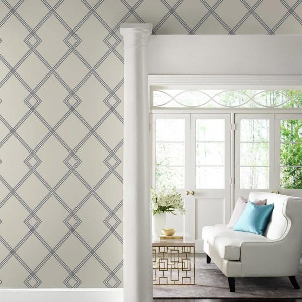 Papel pintado estilo geométrico-trellis rayas en negro sobre fondo beige oscuro Ribbon Stripe Trellis CY1510 - Imagen 3