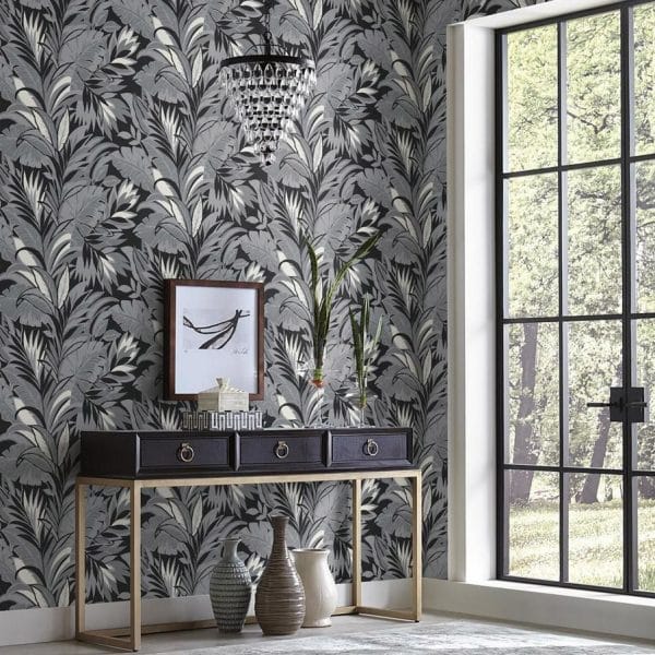 Papel pintado estilo tropical en gris y negro sobre fondo negro Palm Silhouette CY1568 - Imagen 3