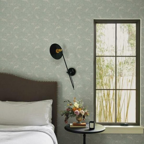 Papel pintado estilo animales en blanco sobre fondo verde claro Fable RI5101 - Imagen 3
