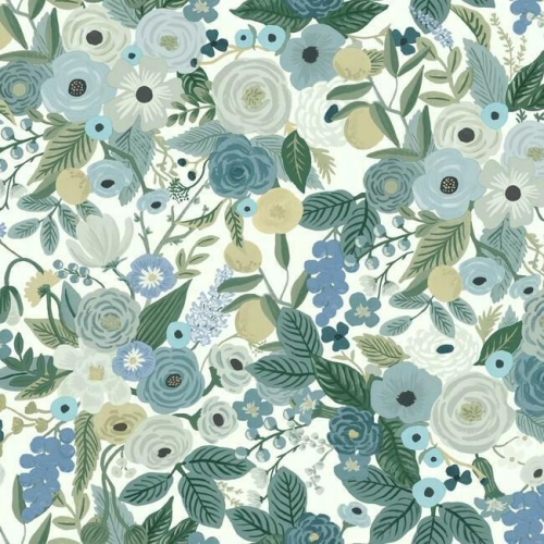 Papel pintado de estilo estampado floral en colores azulados y beige sobre fondo blanco Garden Party RI5120