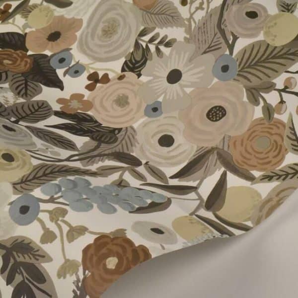 Papel pintado de estilo estampado floral en colores marrones y beige sobre fondo blanco Garden Party RI5121 - Imagen 4