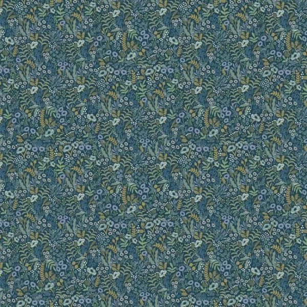 Papel pintado estilo estampado floral en tonos verdes y azules sobre fondo azul Tapestry RI5126