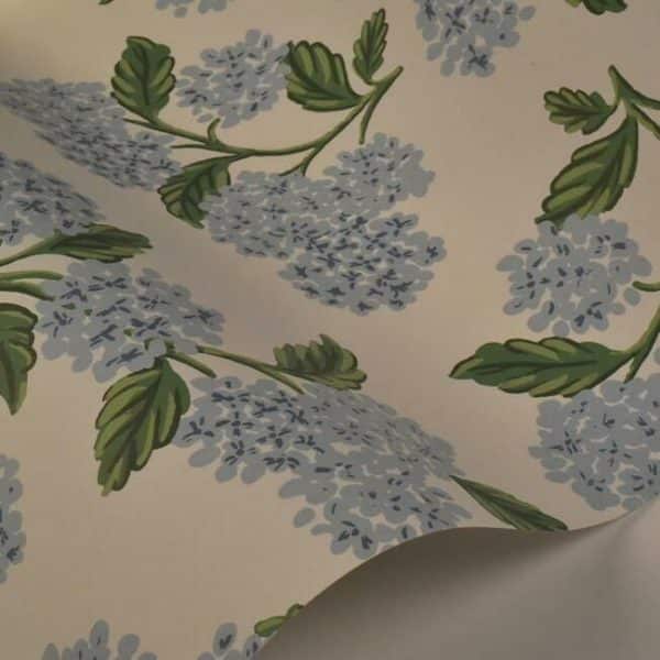 Papel pintado estilo flores en azul sobre fondo blanco Hydrangea RI5143 - Imagen 4
