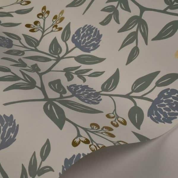 Papel pintado estilo flores en color azul y dorado sobre fondo blanco Peonies RI5148 - Imagen 4