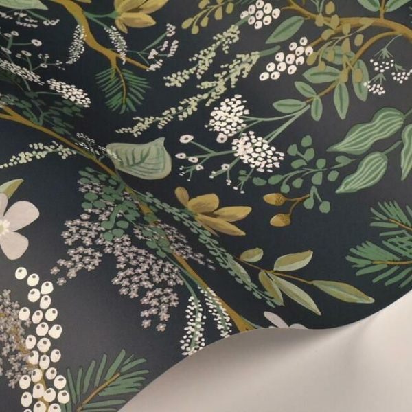 Papel pintado estilo estampado floral en tonos verdes sobre fondo verde Juniper Forest RI5165 - Imagen 4