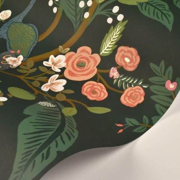 Papel pintado estilo aves multicolor sobre fondo verde Peacock RI5168 - Imagen 4