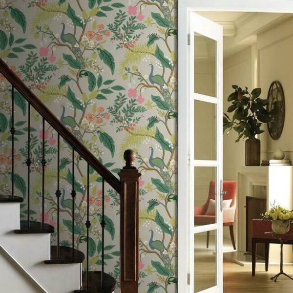 Papel pintado estilo aves multicolor sobre fondo beige oscuro Peacock RI5171 - Imagen 3