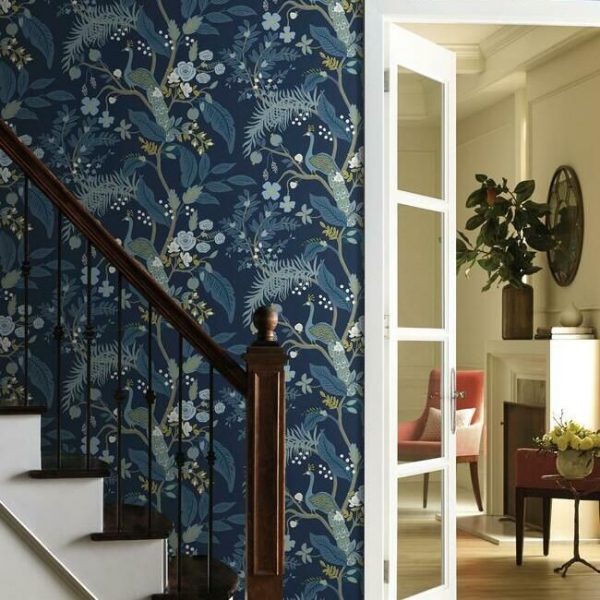 Papel pintado estilo aves en tonos azules Peacock RI5172 - Imagen 3