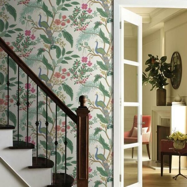 Papel pintado estilo aves multicolor sobre fondo verde claro Peacock RI5174 - Imagen 3