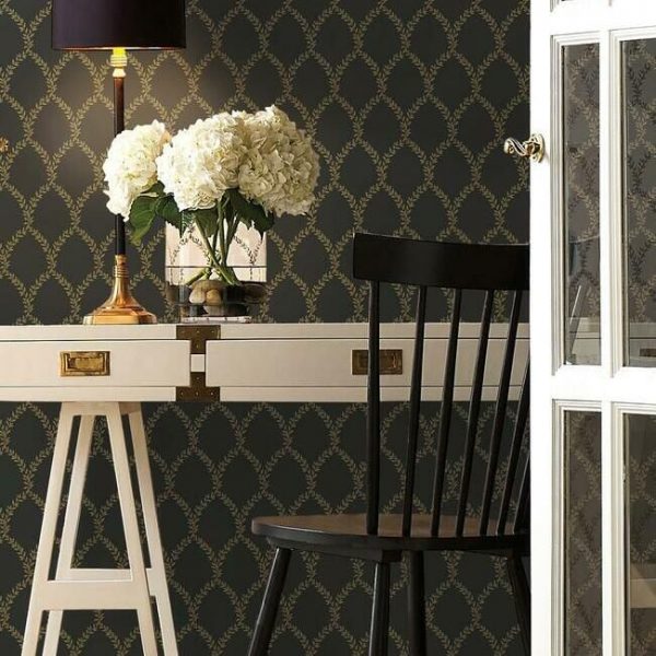 Papel pintado estilo trellis hojas doradas sobre fondo negro Laurel RI5177 - Imagen 3