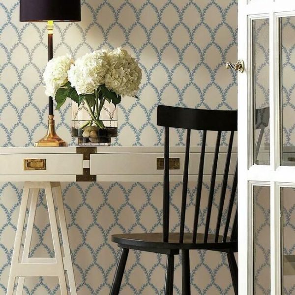 Papel pintado estilo trellis hojas azules sobre fondo blanco Laurel RI5180 - Imagen 3