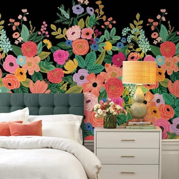 Mural de papel pintado estilo estampado floral multicolor sobre fondo negro Garden Party RI5192M - Imagen 4