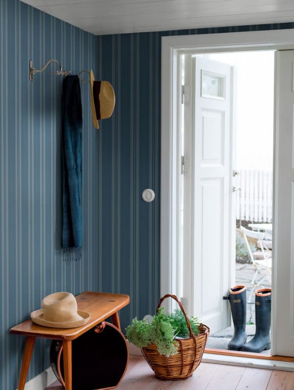 Papel pintado de estilo rayas tonos de azul Sandhamn Stripe 8883 - Imagen 3