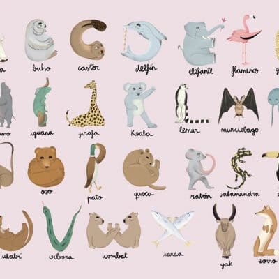 Mural de papel pintado infantil con animales en multicolor con fondo rosa Animal Alphabet 9700141