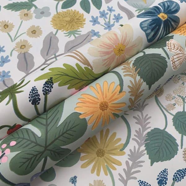 Papel pintado estampado floral multicolor Strawberry Fields RP7356W1 - Imagen 6