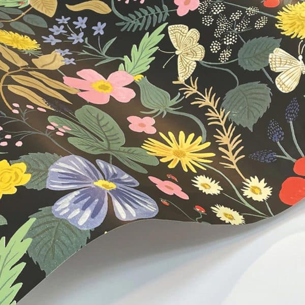 Papel pintado estampado floral multicolor Strawberry Fields RP7355W1 - Imagen 4