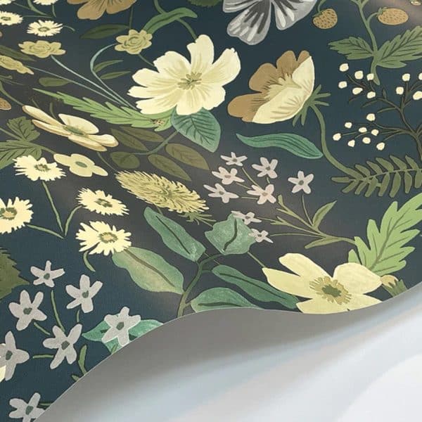 Papel pintado estampado floral multicolor Strawberry Fields RP7359W1 - Imagen 4