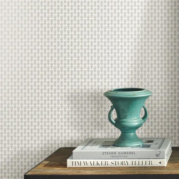 Papel pintado dibujo pequeño en color plata metálico Petal RP7361 - Imagen 3