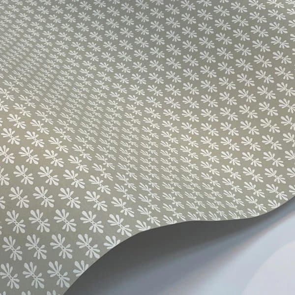 Papel pintado dibujo pequeño en color gris Petal RP7362 - Imagen 4