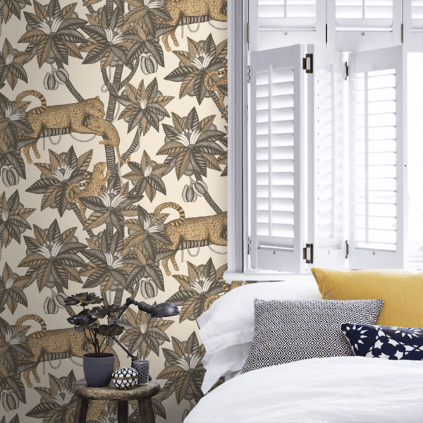 Papel pintado de animales en colores gris y metálico dorado Satara 119/3013 - Imagen 3