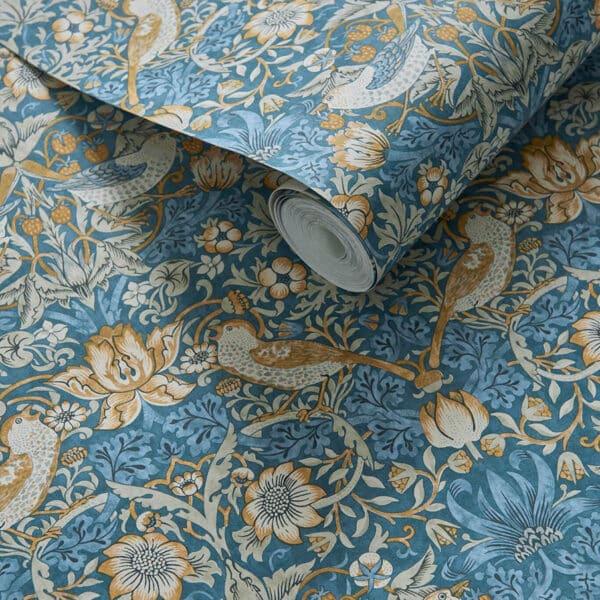 Papel pintado estampado floral color rojo Strawberry Thief W0171/04 - Imagen 6
