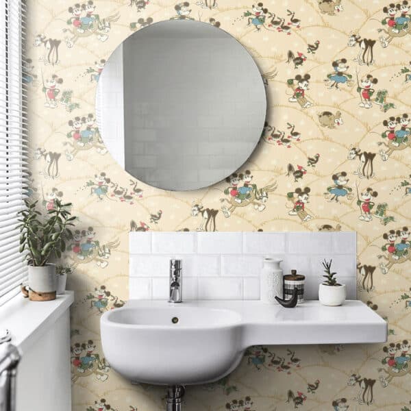 Papel pintado de Mickey Mouse y Minnie en color beige Mickey at the Farm DDIW217267 - Imagen 4