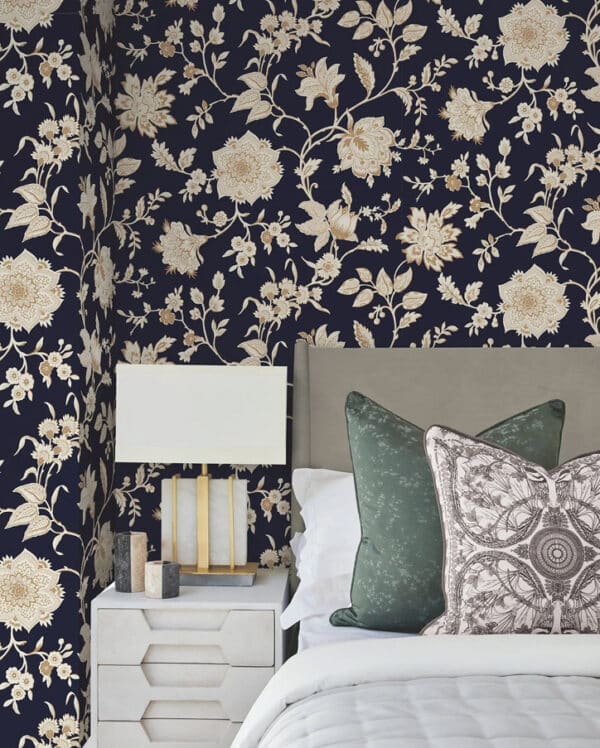 Papel pintado estampado floral en color azul Sutton RT7821 - Imagen 10