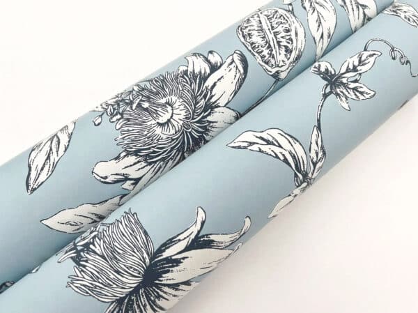 Papel pintado de frutas en color azul Passion Flower Toile RT7856 - Imagen 14
