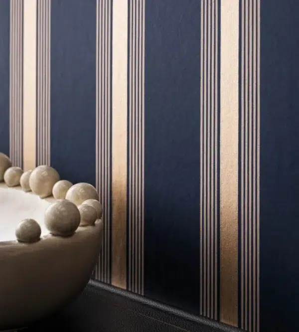 Papel pintado de rayas en color verde Manetti Stripe W7983-03 - Imagen 4