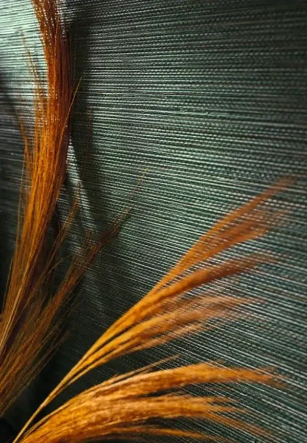 Papel pintado símil fibras naturales en color verde Zostera 75972446 - Imagen 6