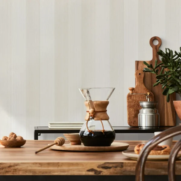 Papel pintado de rayas en color beige Evan Stripe T44020 - Imagen 7