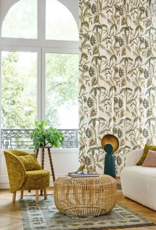 Tela bordada de estampado floral color beige Guarana 24440135 - Imagen 4