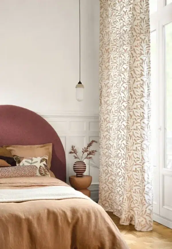 Tela bordada de estampado floral color beige Guarana 24440135 - Imagen 3