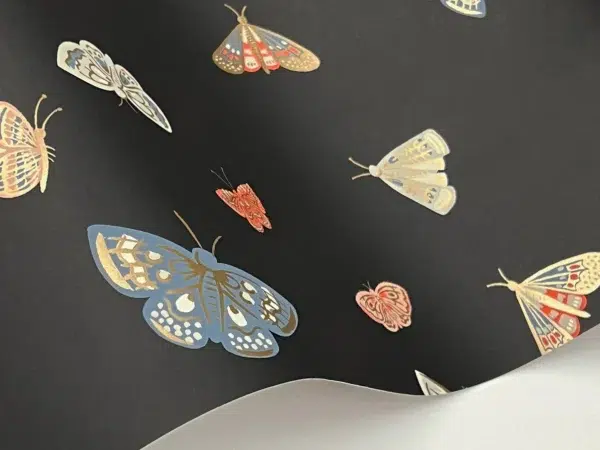 Papel pintado de mariposas en color negro Butterfly House RF7413 - Imagen 6